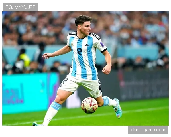 阿尔瓦雷斯闪耀赛场,引领阿根廷足球新世代崛起 阿尔瓦雷斯闪耀赛场,引领阿根廷足球新世代崛起