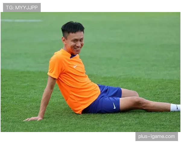 橙色帮激情助阵山东泰山，传承球队精神表现亮眼