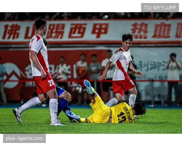 西甲新赛季揭幕，豪门球队争夺战引发关注与期待