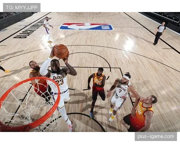 贝尔与罗伊斯在进攻触点上出现转移，形成单点驱动与多点参与差异