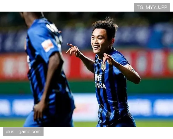 石宇奇赛场板着脸，私下随手刷卡像个真·土豪