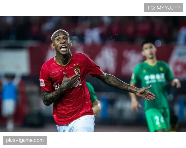 颜骏凌这生活节奏也太逆天了吧，一边维修豪车一边养花，和赛场上根本两个人！